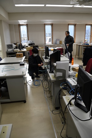 只今、配線整理中。