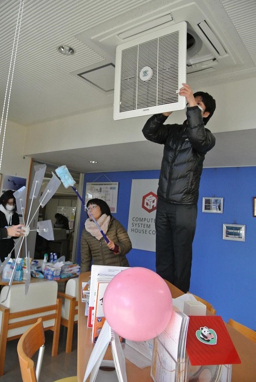 普段手が届かないところの掃除風景